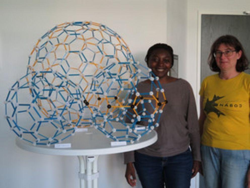 Aktionen und Besucher im Mathe-Museum Aktionen und Besucher im Mathe-Museum