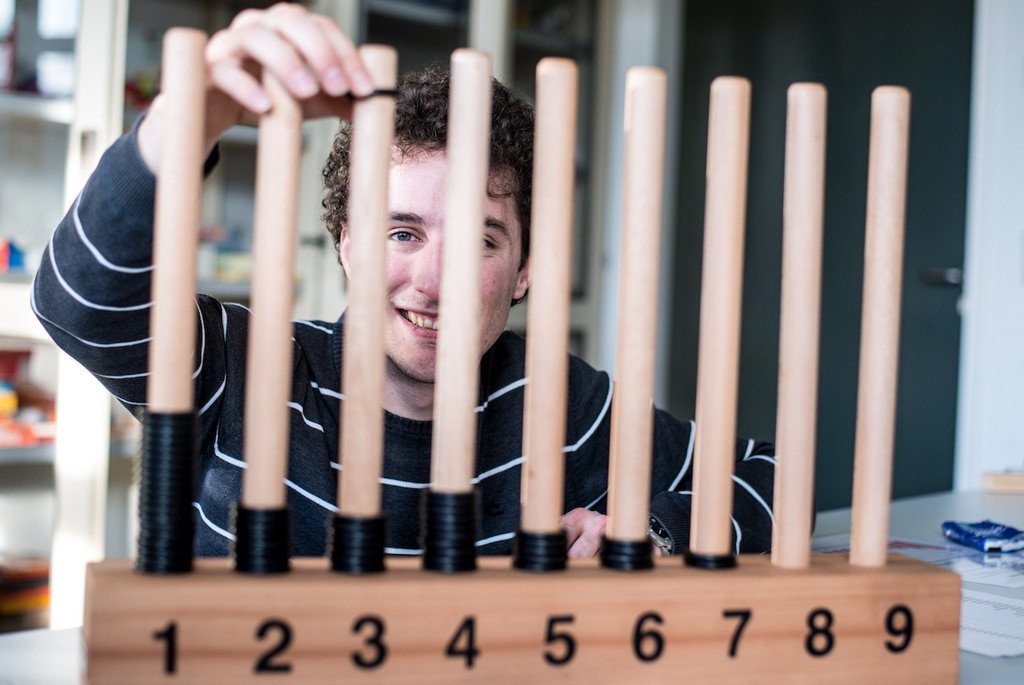 Benford-Verteilung visualisiert auf einer Stableiste